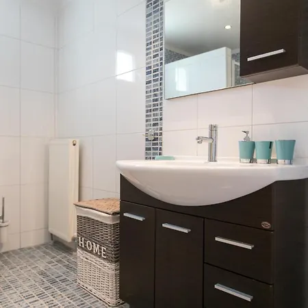 Hemera House H1 بوسيدي